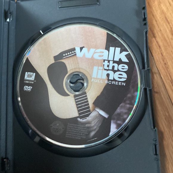 Johnny and June walk the line - Picture 3 of 4